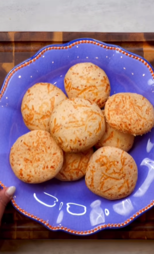 A blue plate with some cookies on top of it